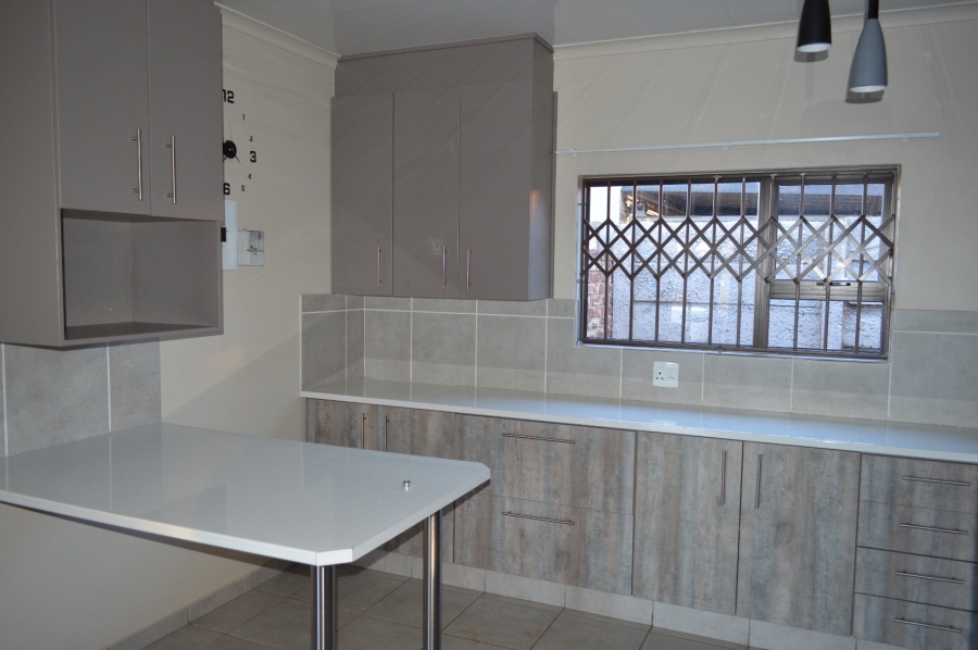 3 Bedroom Property for Sale in Flamwood North West
